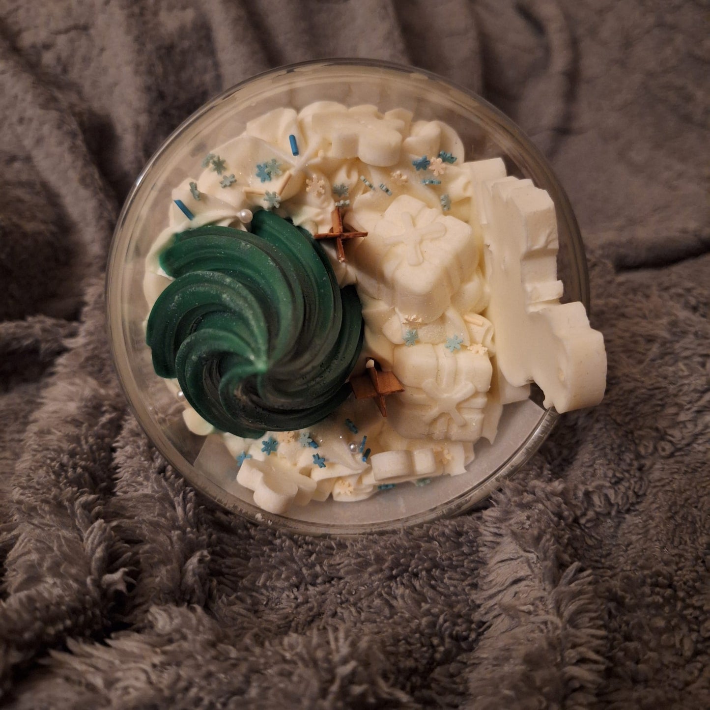 White Christmas Soy Candle - Nordic Wood & Cosy Fireplace Scent